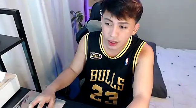 Snapshot of princeJayX chatting on 12.07.24 princeJayX online show from 12.07.24