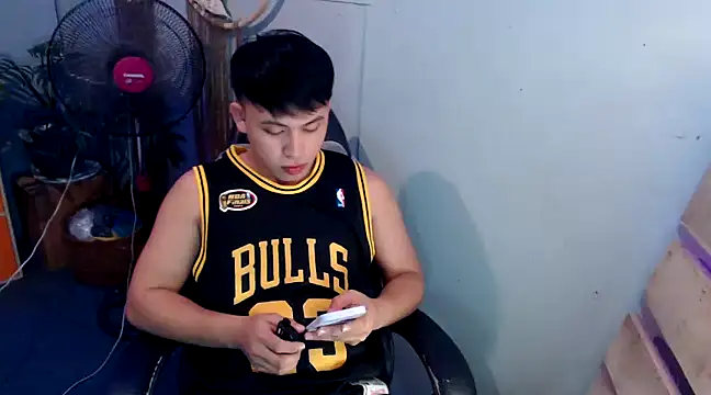 Snapshot of princeJayX chatting on 02.15.25 princeJayX online show from 02.15.25