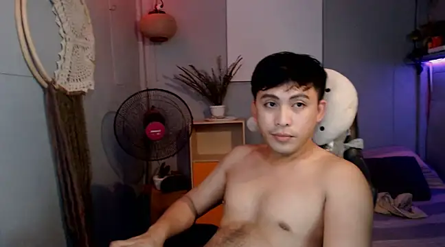 Snapshot of princeJayX chatting on 03.11.25 princeJayX online show from 03.11.25