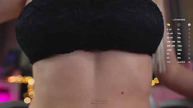 Snapshot of misstics_ chatting on 02.02.25 misstics online show from 02.02.25