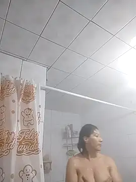 LaInsaciableIntensa online show from 12.17.25