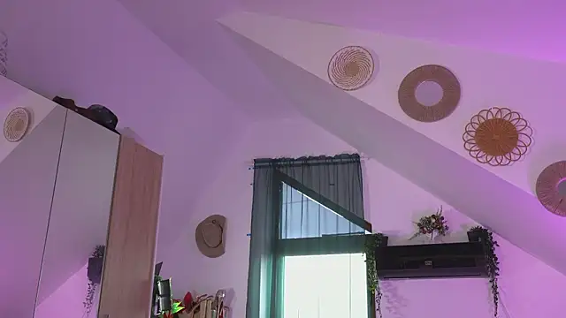 Snapshot of Amaliamour chatting on 03.27.26 Amaliamour online show from 03.27.26