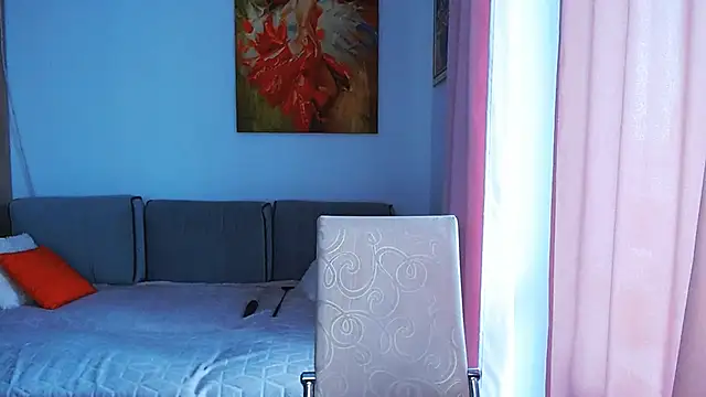 Snapshot of Magic_Blondie chatting on 10.26.25 Magic Blondie online show from 10.26.25