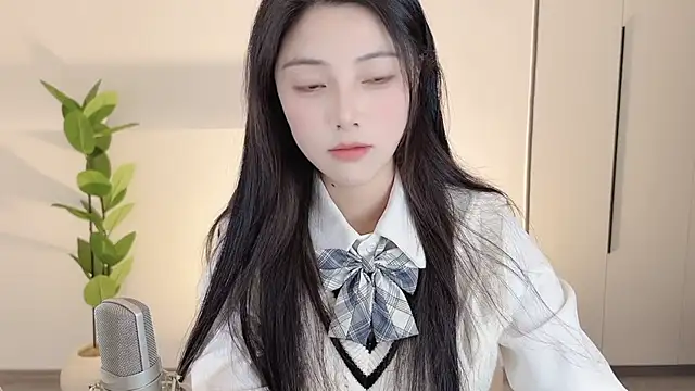 HaagenDazs  online show from 02.22.25