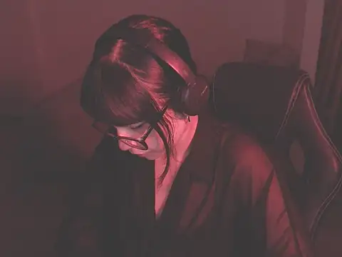 Snapshot of modjo_ chatting on 12.11.24 modjo  online show from 12.11.24