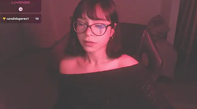 Snapshot of modjo_ chatting on 12.19.24 modjo  online show from 12.19.24