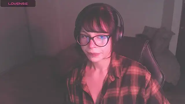 Snapshot of modjo_ chatting on 09.21.25 modjo  online show from 09.21.25