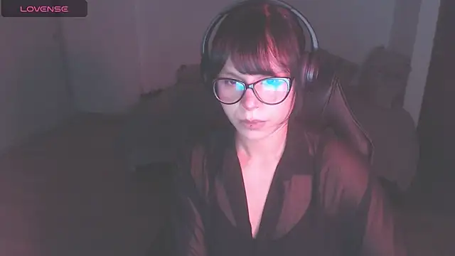 Snapshot of modjo_ chatting on 09.24.25 modjo  online show from 09.24.25