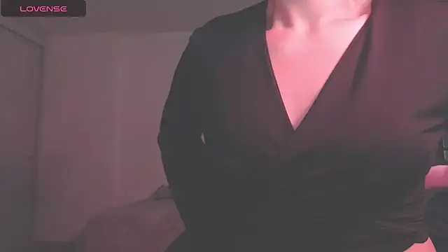 Snapshot of modjo_ chatting on 09.30.25 modjo  online show from 09.30.25