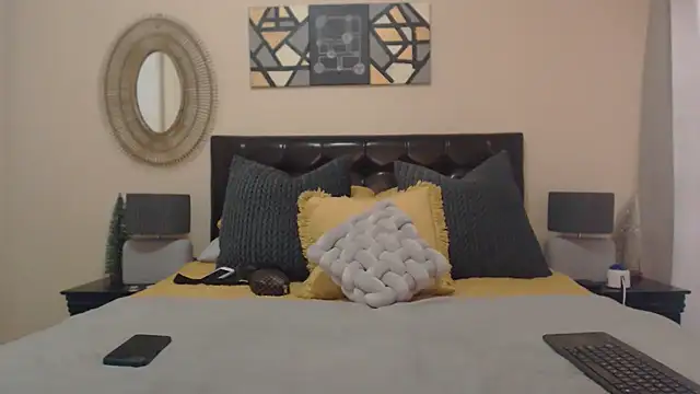 Snapshot of Creamyass22 chatting on 12.20.24 Creamyass22 online show from 12.20.24