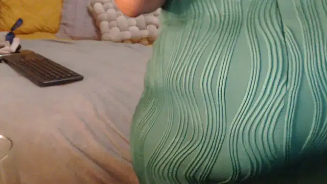 Snapshot of Creamyass22 chatting on 11.27.25 Creamyass22 online show from 11.27.25