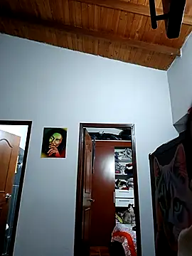 Snapshot of LunaZambrano chatting on 02.17.25 LunaZambrano online show from 02.17.25