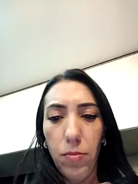 Snapshot of LunaZambrano chatting on 02.25.25 LunaZambrano online show from 02.25.25