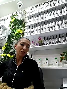 Snapshot of LunaZambrano chatting on 02.25.25 LunaZambrano online show from 02.25.25