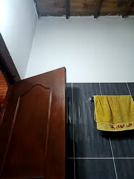 Snapshot of LunaZambrano chatting on 02.26.25 LunaZambrano online show from 02.26.25