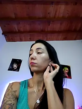 Snapshot of LunaZambrano chatting on 02.28.25 LunaZambrano online show from 02.28.25