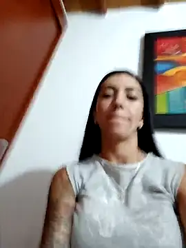 Snapshot of LunaZambrano chatting on 03.05.25 LunaZambrano online show from 03.05.25