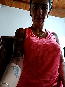 Snapshot of LunaZambrano chatting on 03.19.25 LunaZambrano online show from 03.19.25