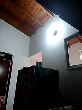 Snapshot of LunaZambrano chatting on 09.18.25 LunaZambrano online show from 09.18.25