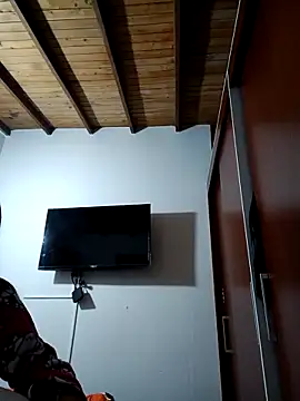 Snapshot of LunaZambrano chatting on 09.29.25 LunaZambrano online show from 09.29.25