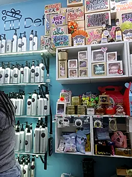 Snapshot of LunaZambrano chatting on 09.30.25 LunaZambrano online show from 09.30.25