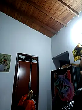 Snapshot of LunaZambrano chatting on 10.08.25 LunaZambrano online show from 10.08.25