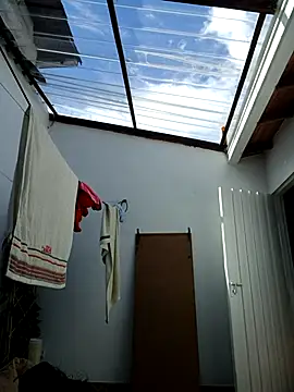 Snapshot of LunaZambrano chatting on 10.14.25 LunaZambrano online show from 10.14.25