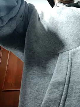 Snapshot of LunaZambrano chatting on 10.15.25 LunaZambrano online show from 10.15.25