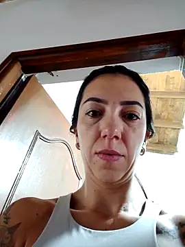 Snapshot of LunaZambrano chatting on 11.30.25 LunaZambrano online show from 11.30.25