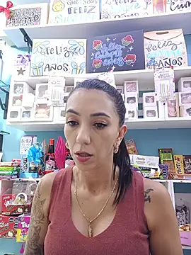 Snapshot of LunaZambrano chatting on 06.18.26 LunaZambrano online show from 06.18.26
