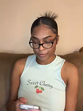 CandyLuxxxx online show from 12.10.24