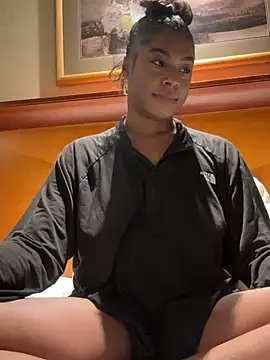 CandyLuxxxx online show from 01.13.25