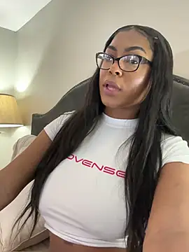 CandyLuxxxx online show from 02.21.25