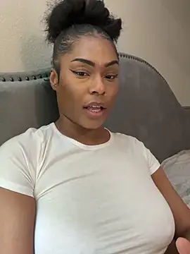 CandyLuxxxx online show from 03.06.25