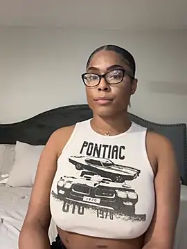 CandyLuxxxx online show from 03.19.25