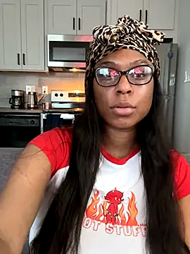 CandyLuxxxx online show from 10.15.25