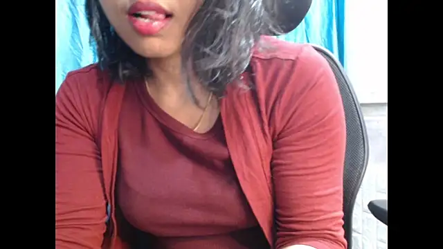 CuteRhea69 online show from 11.16.25