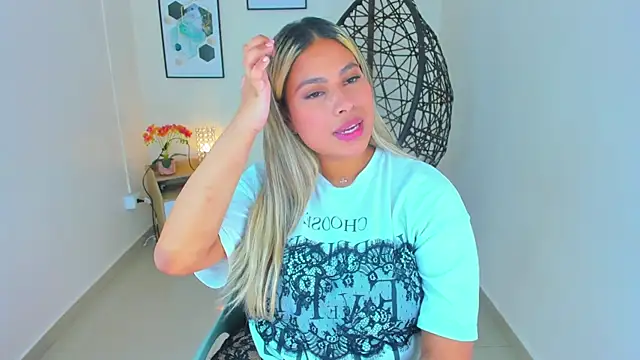 Carlota peach online show from 02.17.25