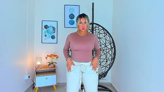 Carlota peach online show from 03.13.25