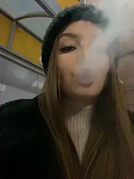 Snapshot of KrisMagnoly chatting on 12.11.24 KrisMagnoly online show from 12.11.24