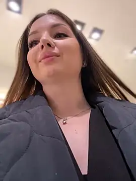 Snapshot of KrisMagnoly chatting on 12.22.24 KrisMagnoly online show from 12.22.24