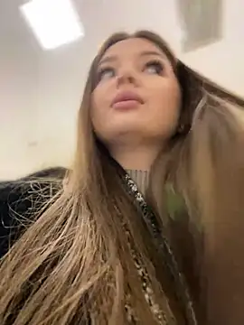 Snapshot of KrisMagnoly chatting on 12.26.24 KrisMagnoly online show from 12.26.24