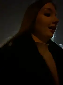 Snapshot of KrisMagnoly chatting on 12.26.24 KrisMagnoly online show from 12.26.24