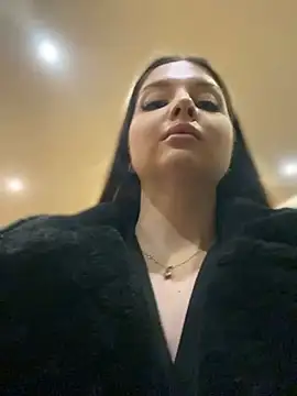 Snapshot of KrisMagnoly chatting on 12.29.24 KrisMagnoly online show from 12.29.24