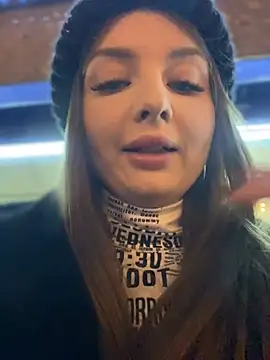 Snapshot of KrisMagnoly chatting on 01.08.25 KrisMagnoly online show from 01.08.25