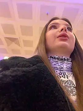 Snapshot of KrisMagnoly chatting on 01.08.25 KrisMagnoly online show from 01.08.25