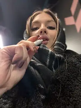 Snapshot of KrisMagnoly chatting on 01.22.25 KrisMagnoly online show from 01.22.25