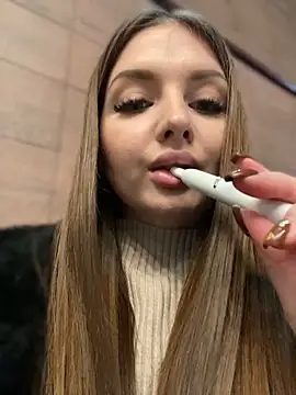 Snapshot of KrisMagnoly chatting on 01.30.25 KrisMagnoly online show from 01.30.25