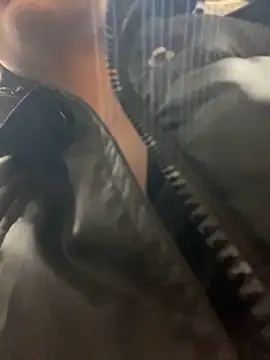 Snapshot of KrisMagnoly chatting on 02.09.25 KrisMagnoly online show from 02.09.25