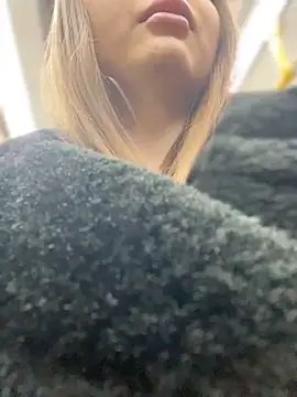 Snapshot of KrisMagnoly chatting on 03.07.25 KrisMagnoly online show from 03.07.25